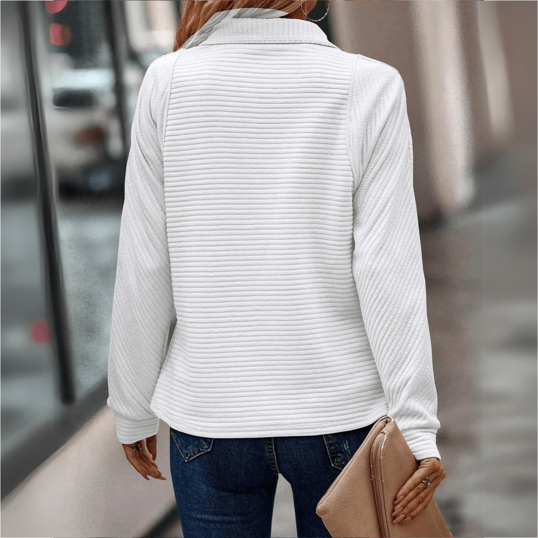 シックなハーフジッププルオーバー